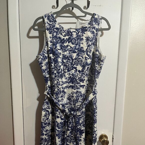 ANN KLEIN SLEEVELESS BLUE AND WHIT FLORAL DRESS SZ 12 - Picture 1 of 6